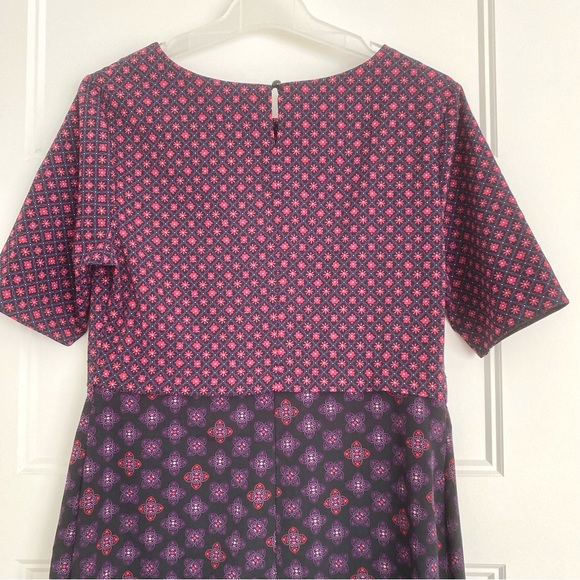 Beautiful Layered Printed Pink Purple Dress Size 8 - Picture 3 of 3